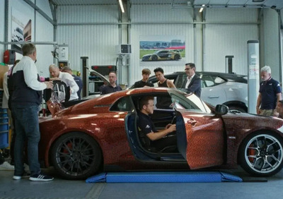 Alpine A110 EV: la nuova berlinetta elettrica prende forma su piattaforma R5 Turbo 3E con motori in-wheel e potenza da supercar