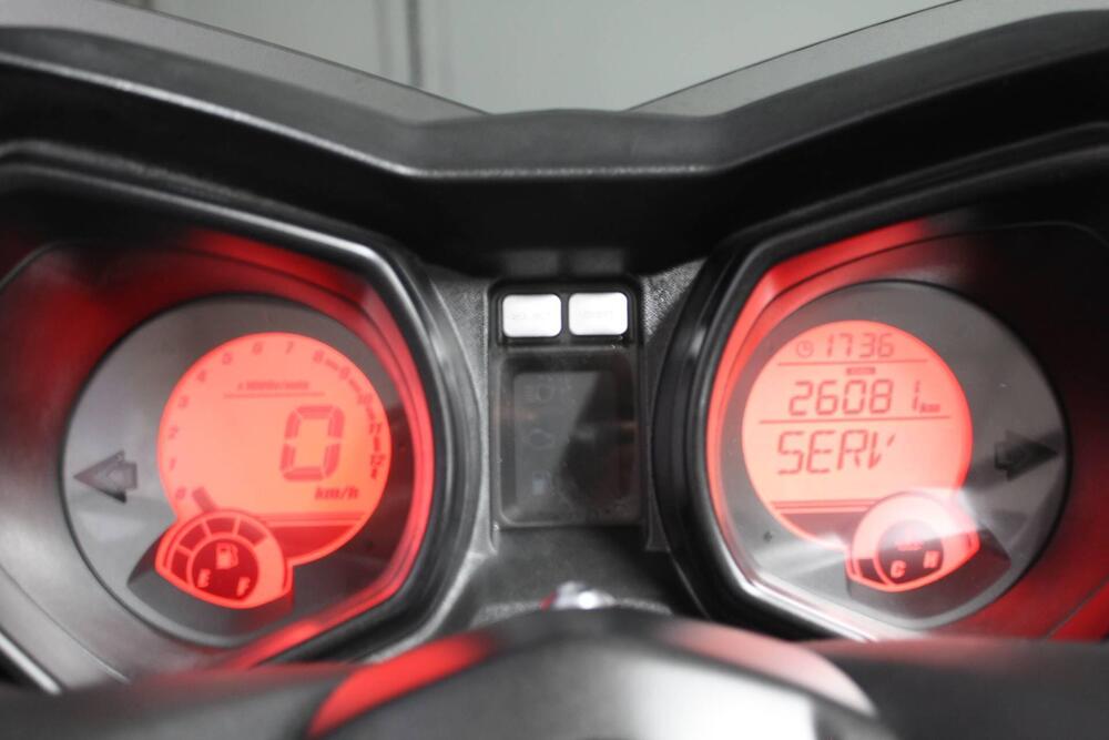 Yamaha X-Max 250 (2014 - 16) (2)