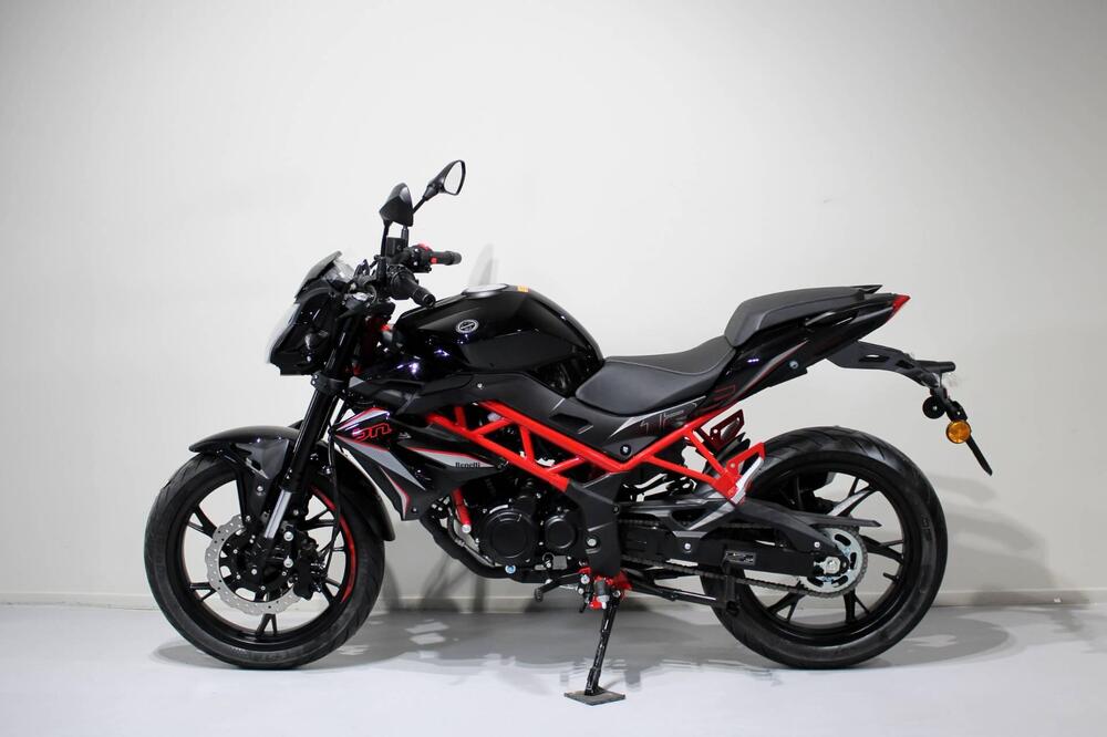 Benelli BN 125 (2026) (4)