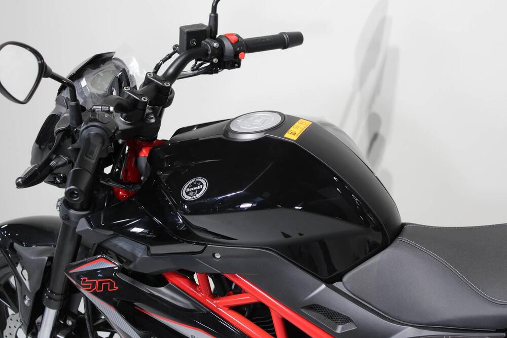 Benelli BN 125 (2026) (5)