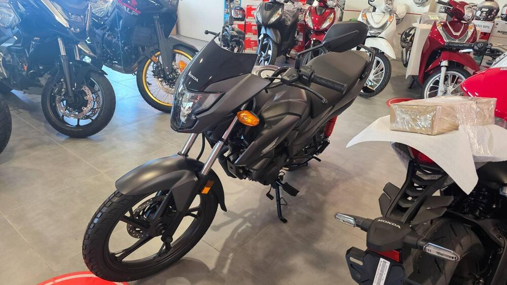 Honda CB 125 F (2026) (3)