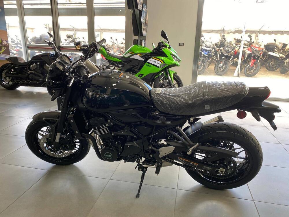 Kawasaki Z 900 RS Black Ball Edition (2026) (3)