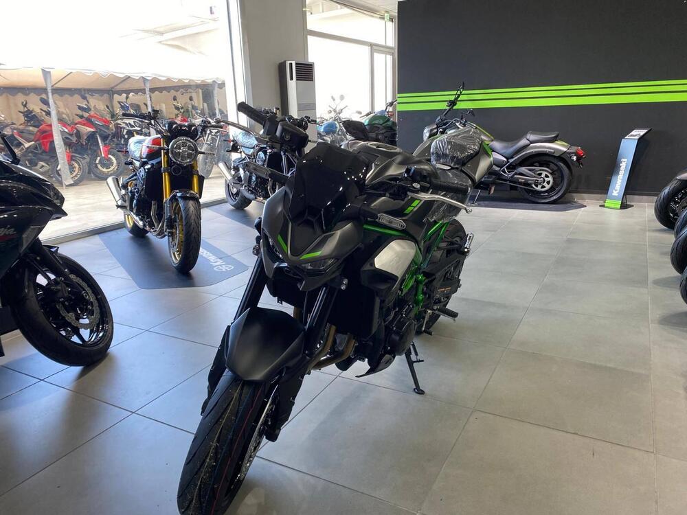 Kawasaki Z 900 (2025 - 26) (3)