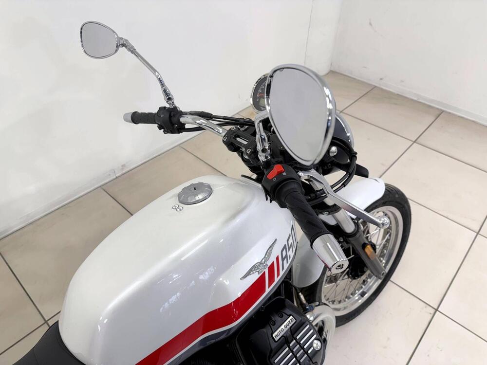Moto Guzzi V7 Special (2021 - 24) (8)