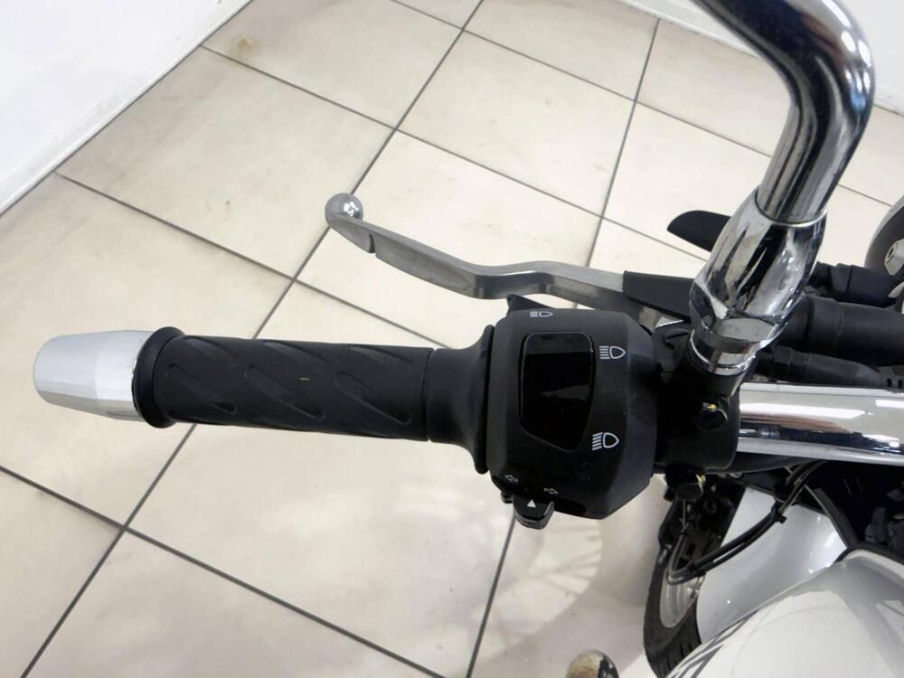 Moto Guzzi V7 Special (2021 - 24) (10)