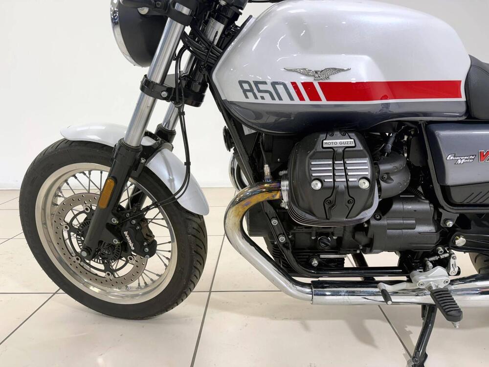 Moto Guzzi V7 Special (2021 - 24) (13)