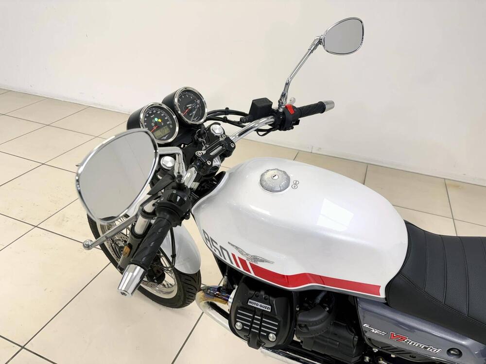 Moto Guzzi V7 Special (2021 - 24) (18)