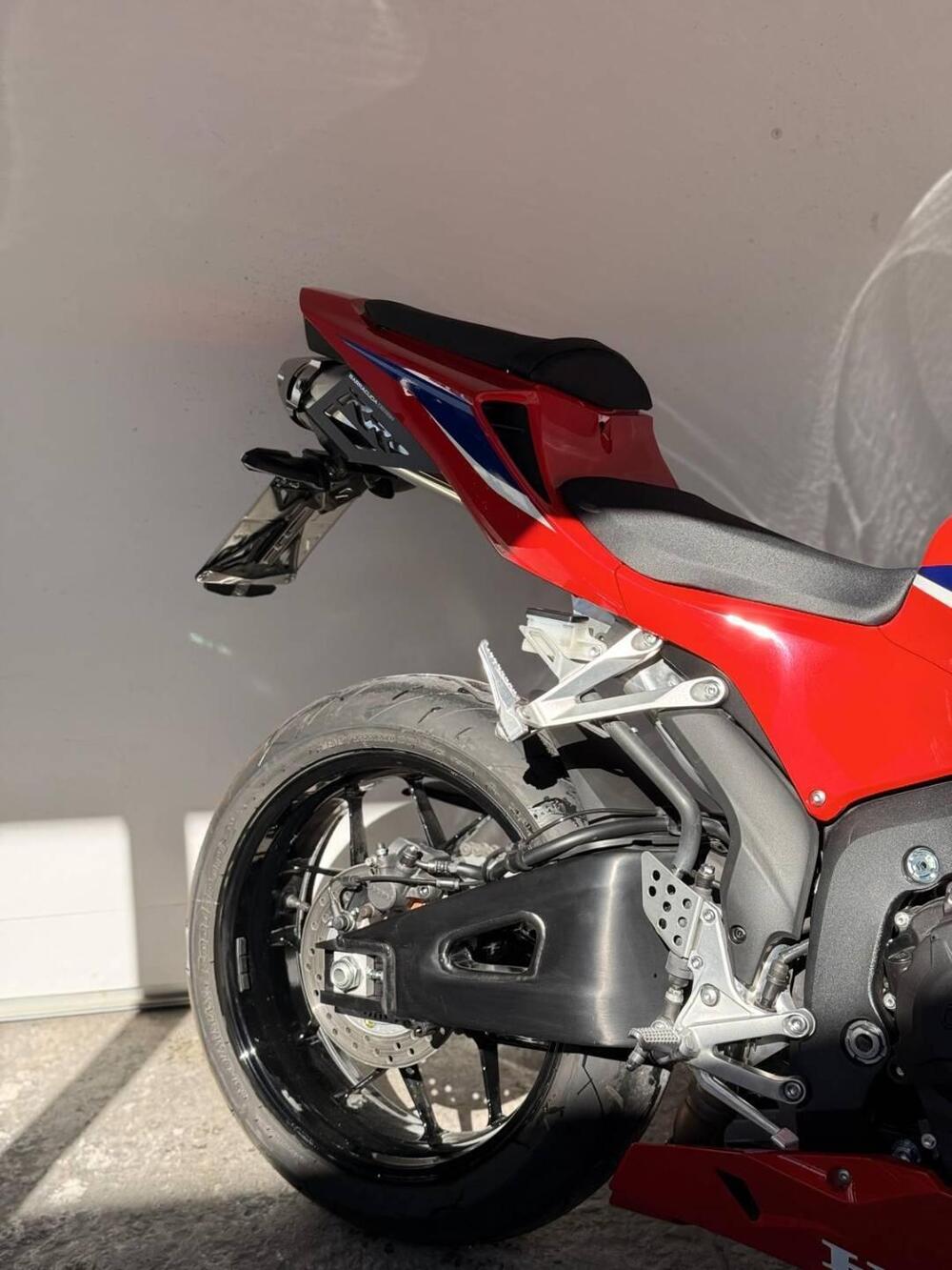 Honda CBR 600 RR (2024 - 26) (3)