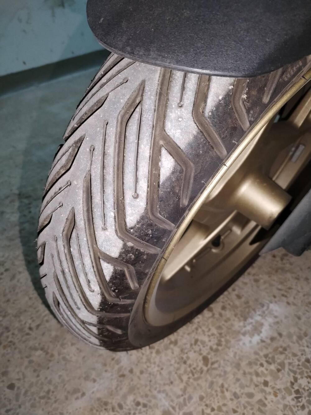 Yamaha X-Max 300 Tech Max (2021 - 24) (3)