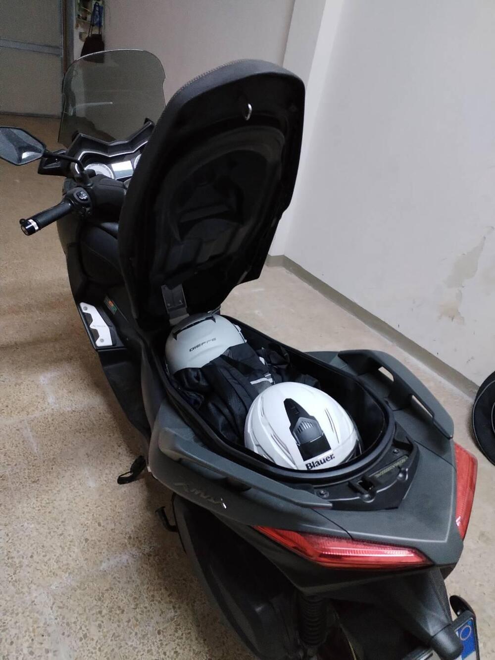 Yamaha X-Max 300 Tech Max (2021 - 24) (6)