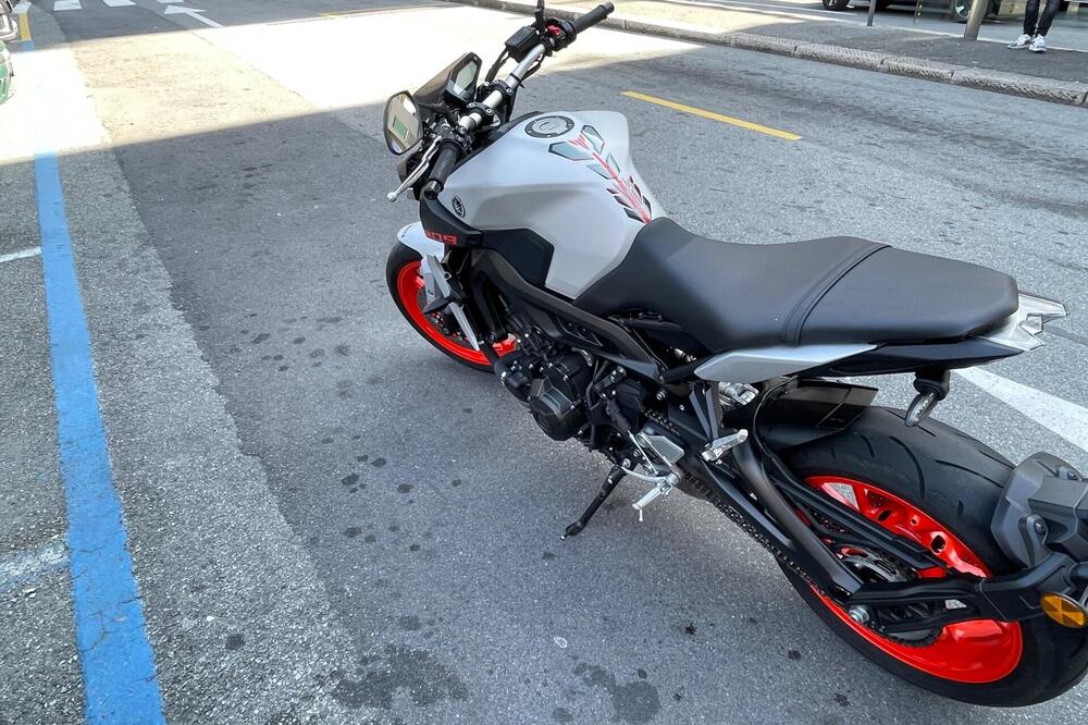 Yamaha MT-09 (2017 - 20) (4)