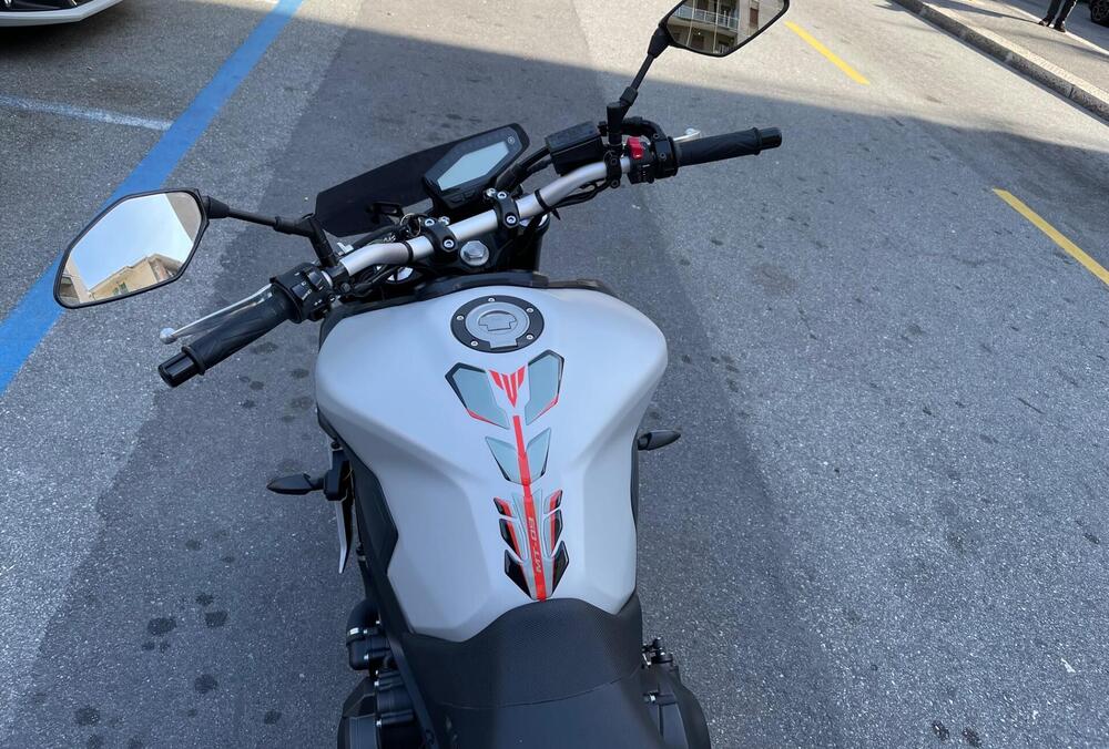 Yamaha MT-09 (2017 - 20) (5)