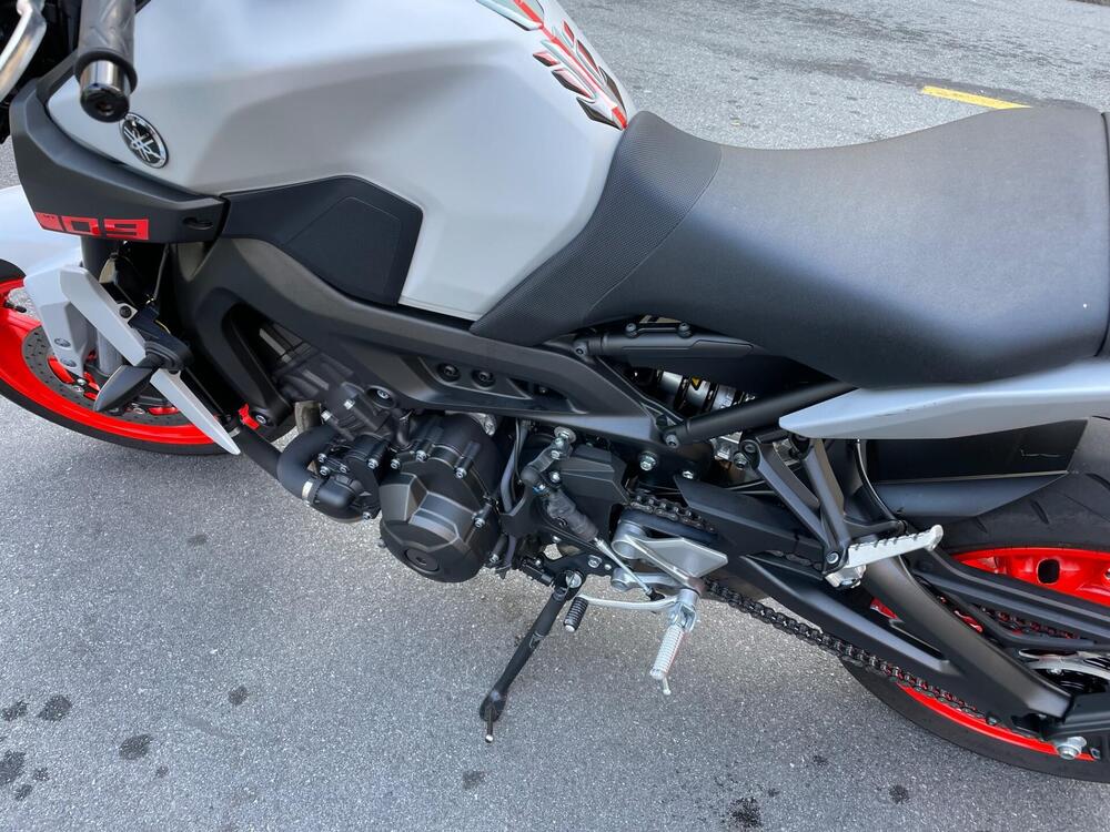 Yamaha MT-09 (2017 - 20) (6)