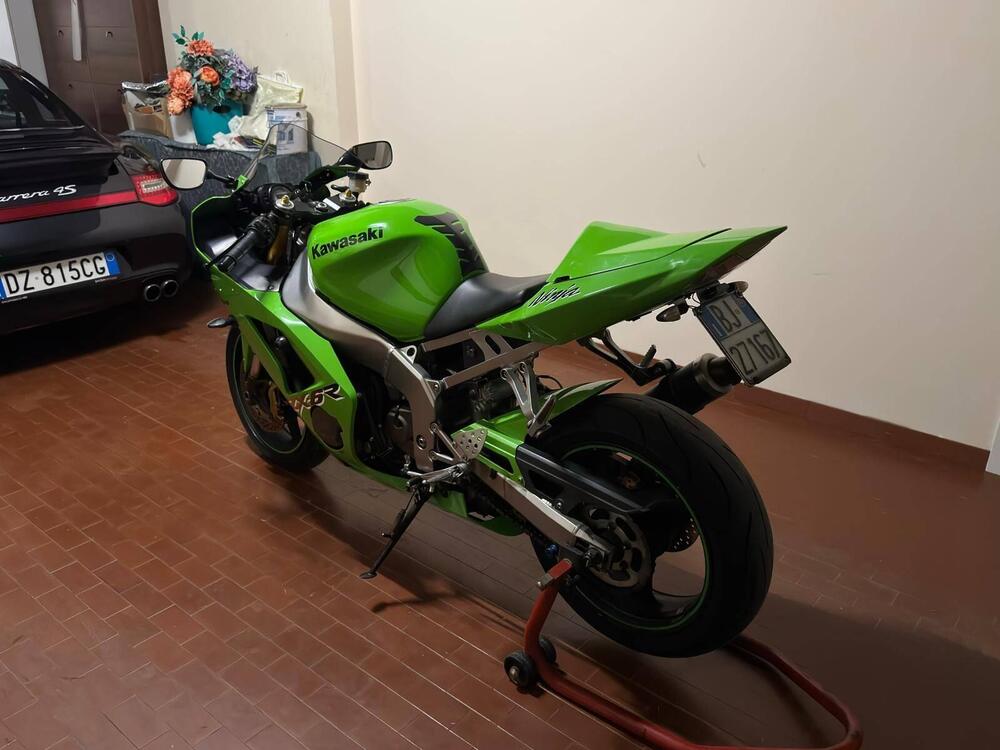 Kawasaki Ninja 636 ZX-6R (2003 - 04) (4)