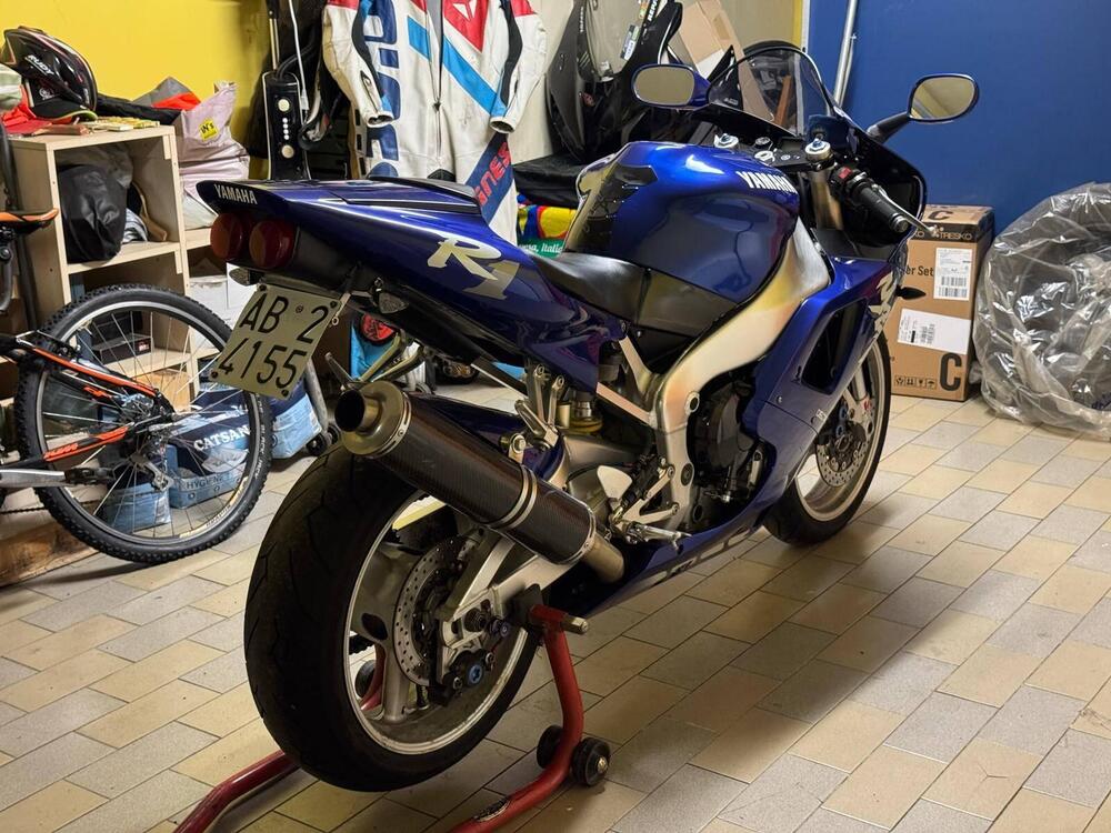 Yamaha YZF R1 (1998 - 99) (7)