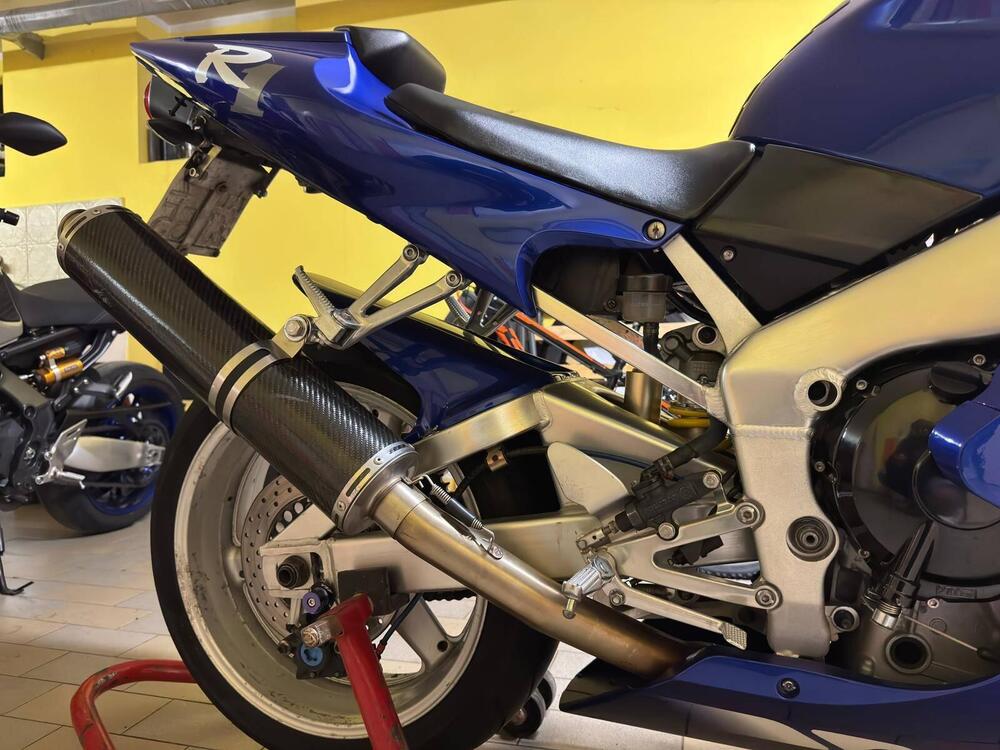 Yamaha YZF R1 (1998 - 99) (10)