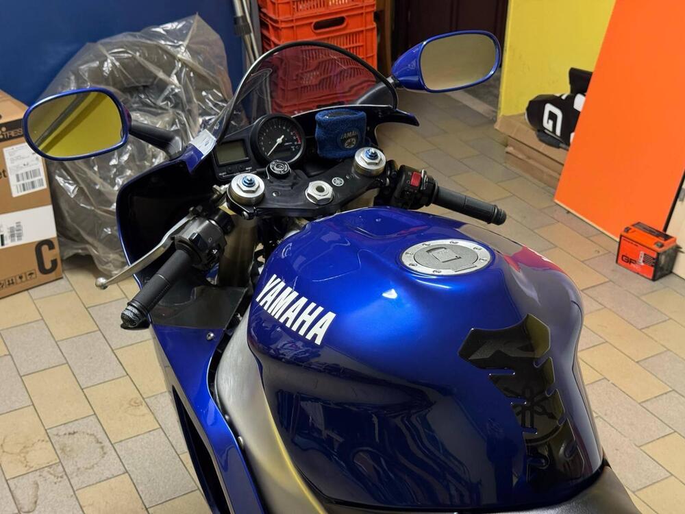 Yamaha YZF R1 (1998 - 99) (11)