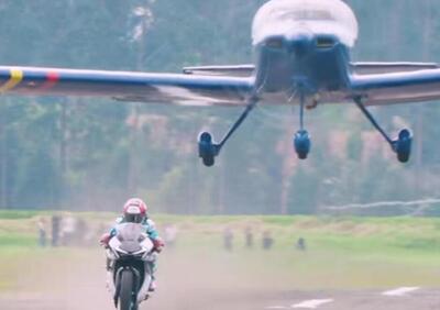 MotoGP 2026. Paura per David Alonso: non riesce a fermare la moto e finisce nell’argine [VIDEO]