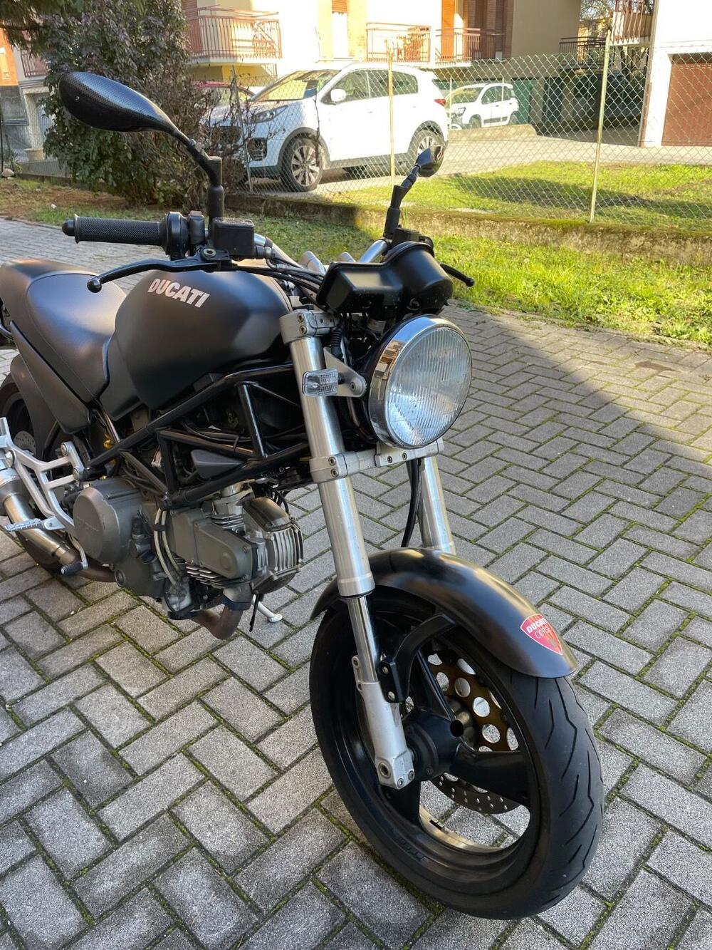 Ducati Monster 600 Dark (1998 - 01) (4)