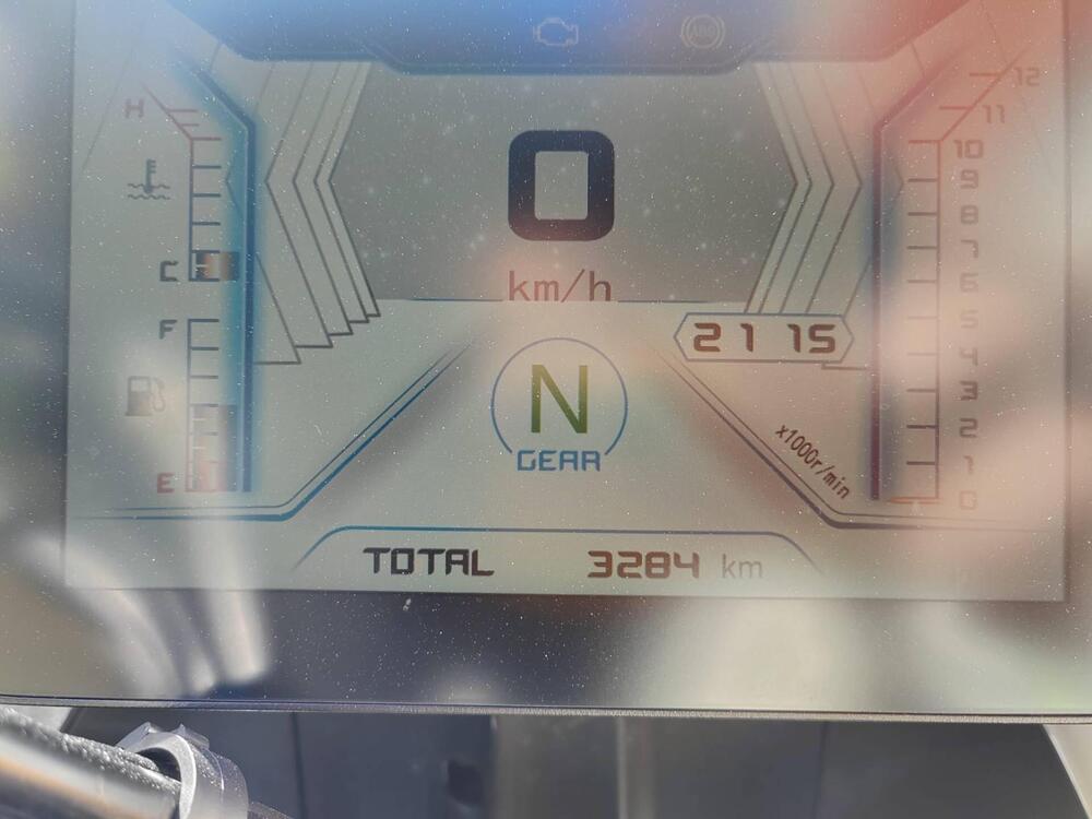 QJ Motor SVT 650 X (2024) (3)