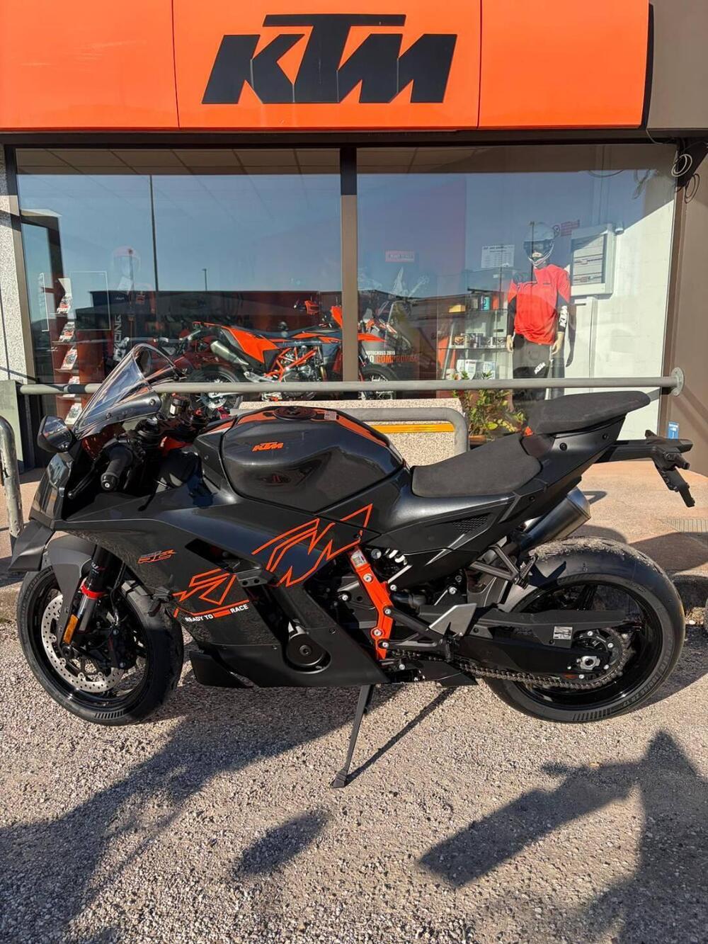 KTM 990 RC R (2026) (2)