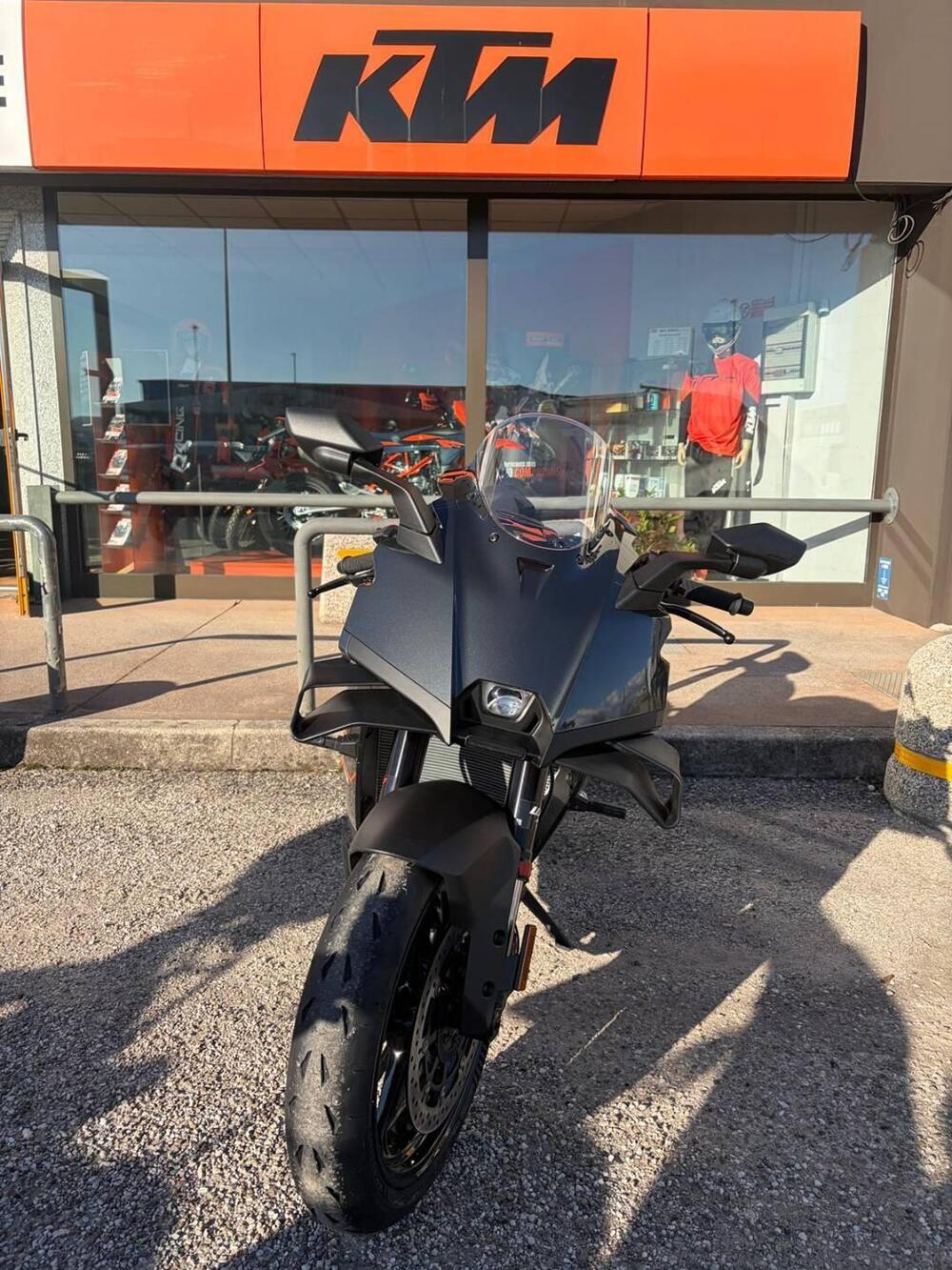 KTM 990 RC R (2026) (3)