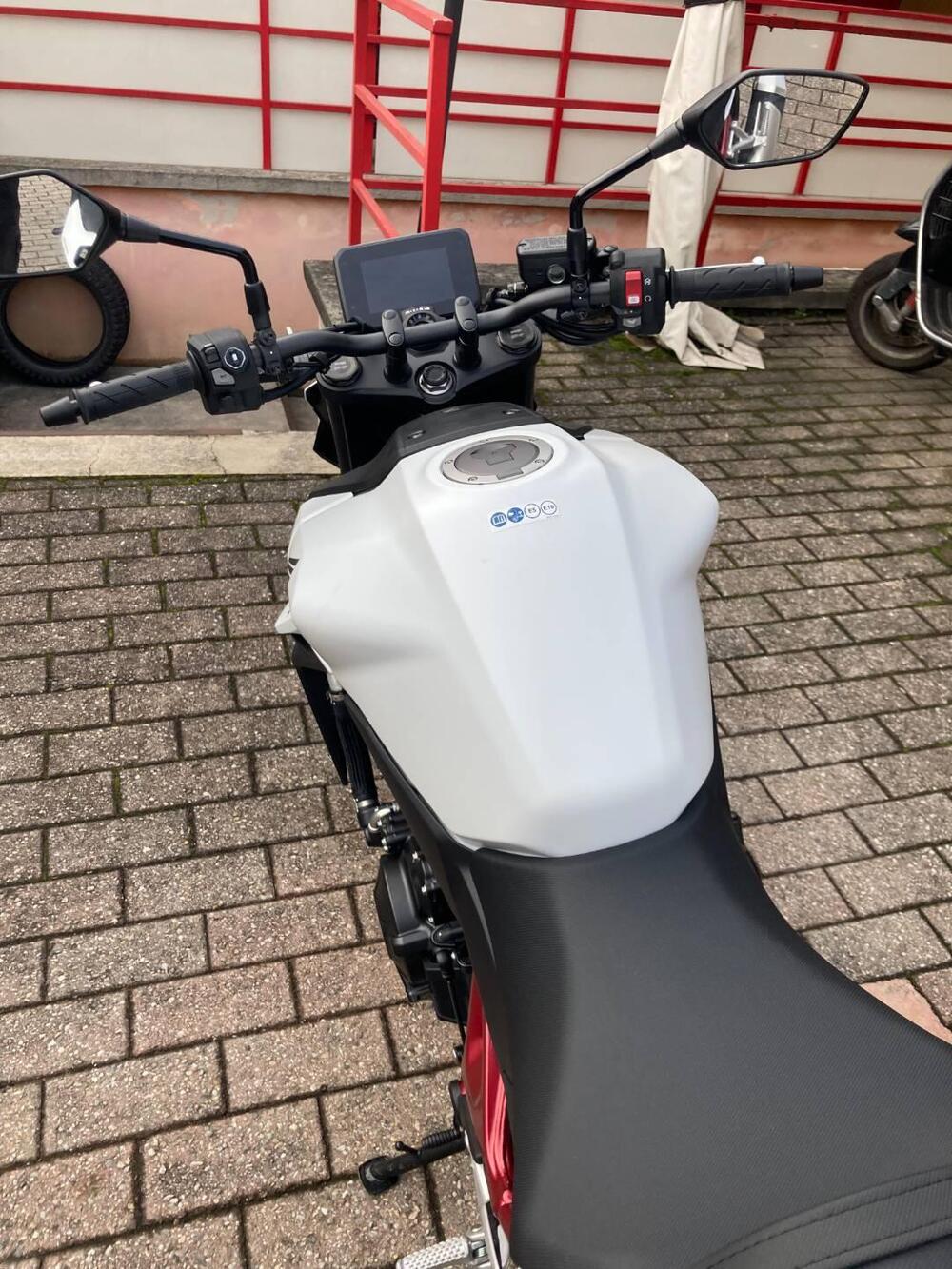 Honda CB 750 Hornet (2025) (5)