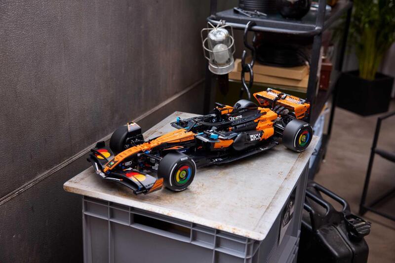F1. LEGO celebra la McLaren campione del mondo: arriva la MCL39 in scala 1:8