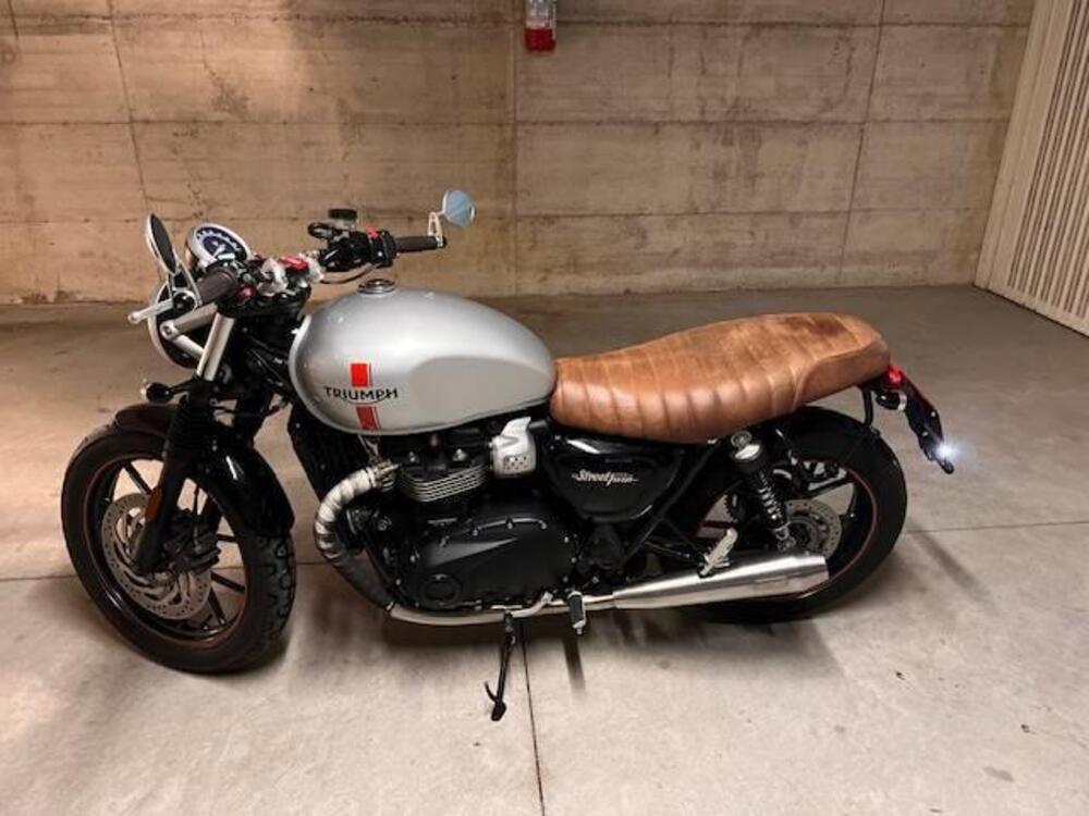 Triumph Street Twin 900 (2016) (17)