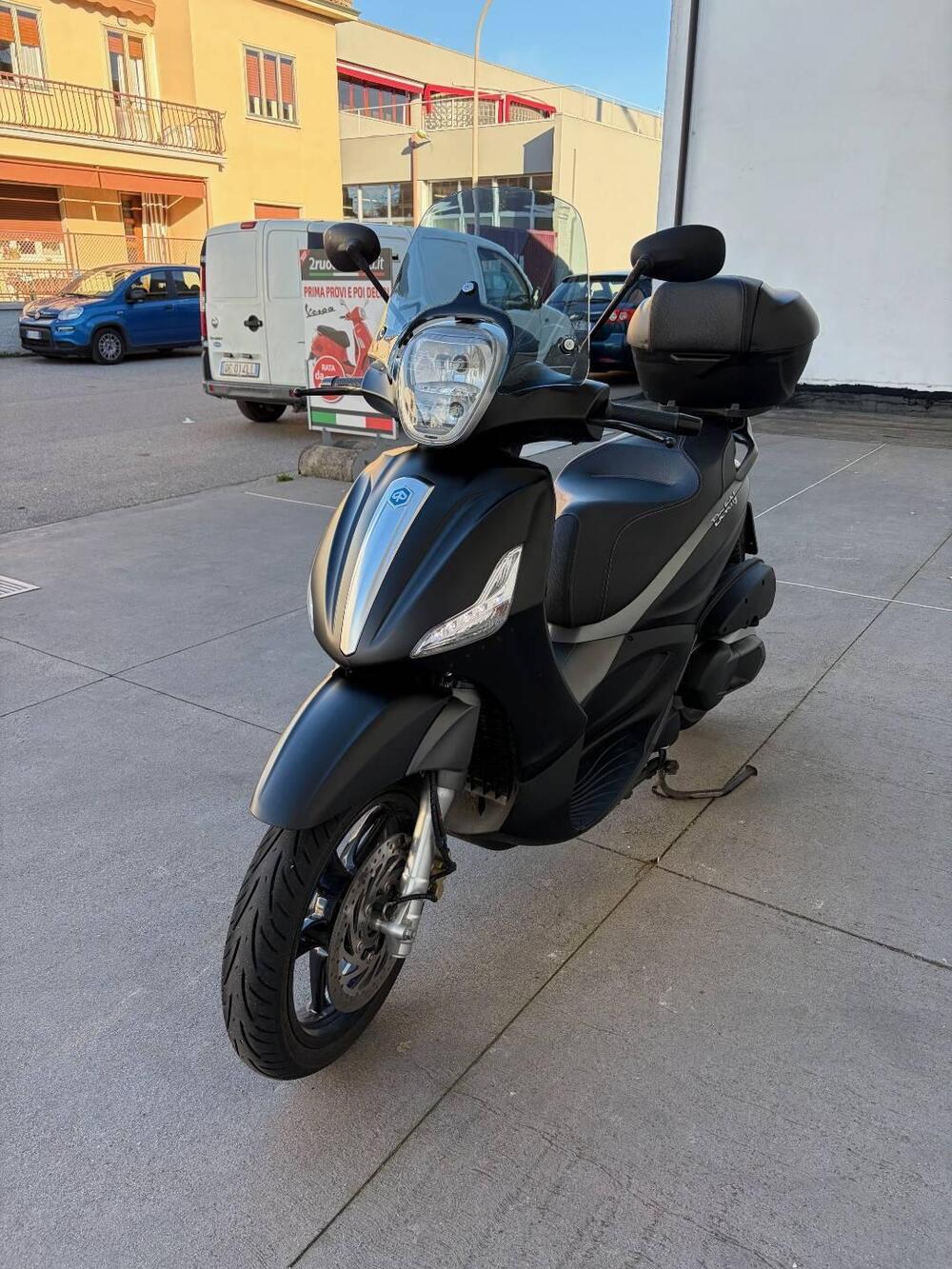 Piaggio Beverly 350 Police ABS-ASR (2018 - 20) (4)