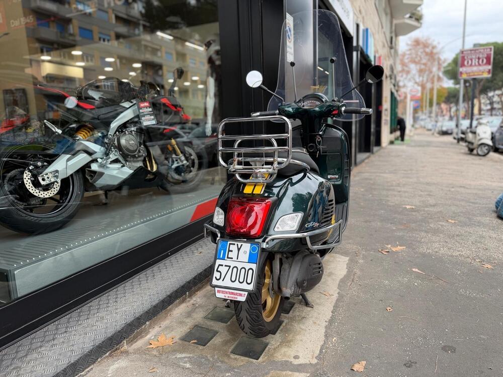 Vespa GTS 300 Super Racing Sixties Hpe (2021 - 22) (3)