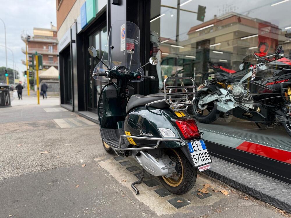 Vespa GTS 300 Super Racing Sixties Hpe (2021 - 22) (9)