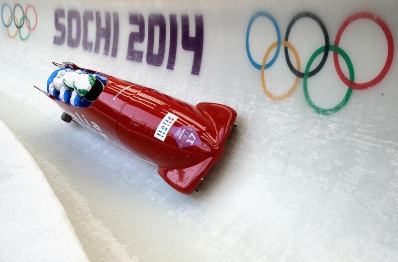 Il bob della squadra italiana realizzato da Ferrari alle Olimpiadi di Sochi del 2014