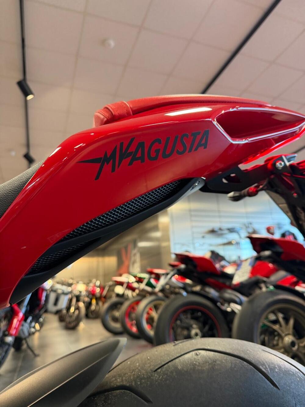 MV Agusta F3 800 Rosso (2021 - 23) (3)