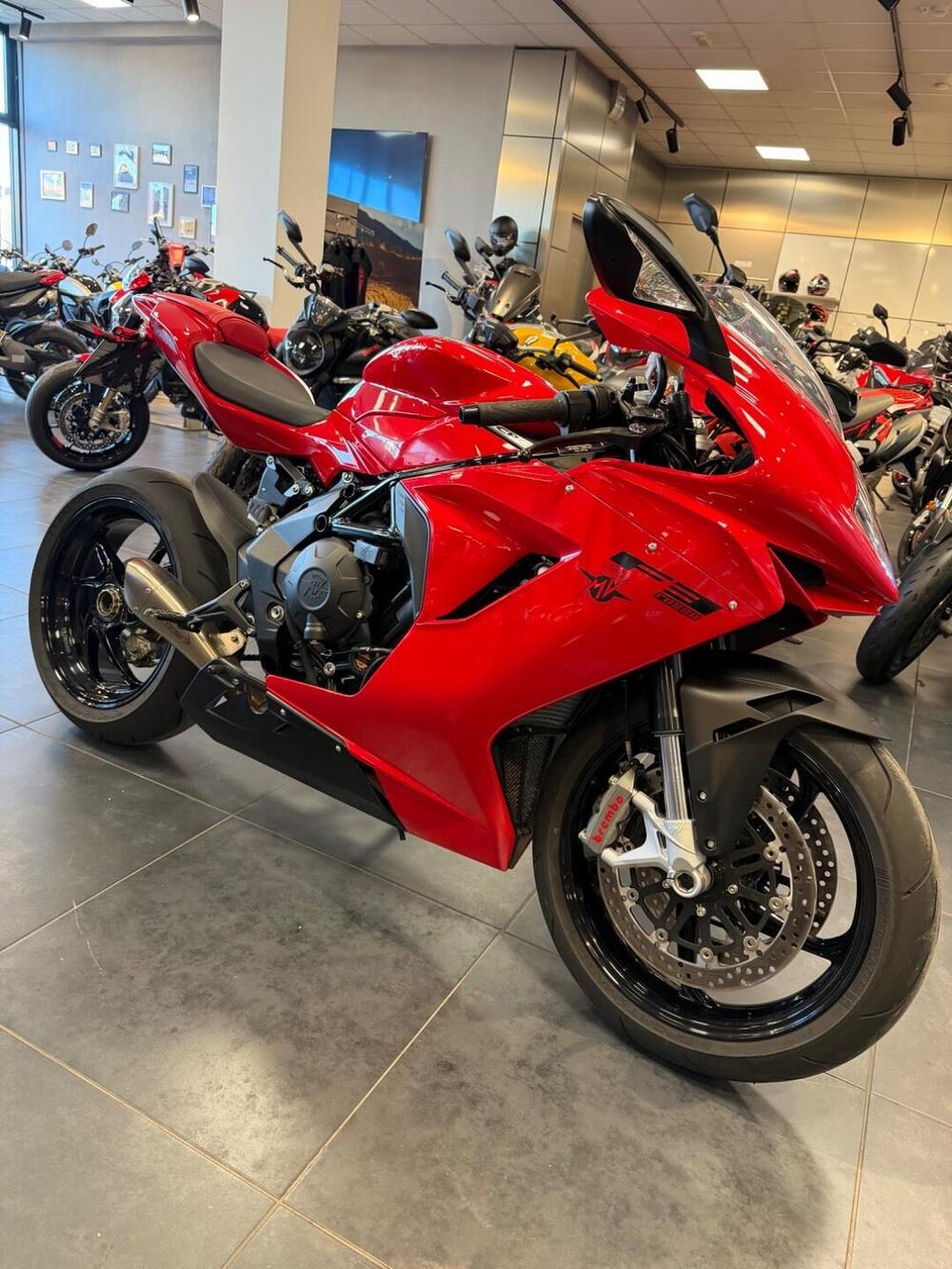 MV Agusta F3 800 Rosso (2021 - 23) (4)