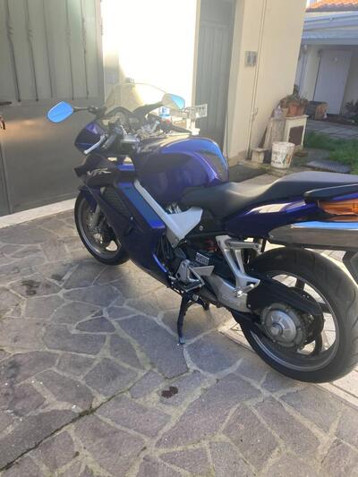 Honda VFR 800 (2002 - 05) usata