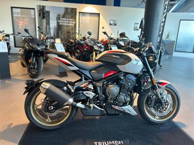 Triumph Trident 800 (2026) nuova