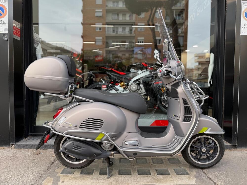 Vespa GTS 300 Super Tech (2023 - 24)