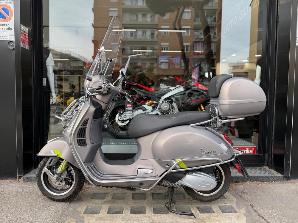 Vespa GTS 300 Super Tech (2023 - 24) (8)