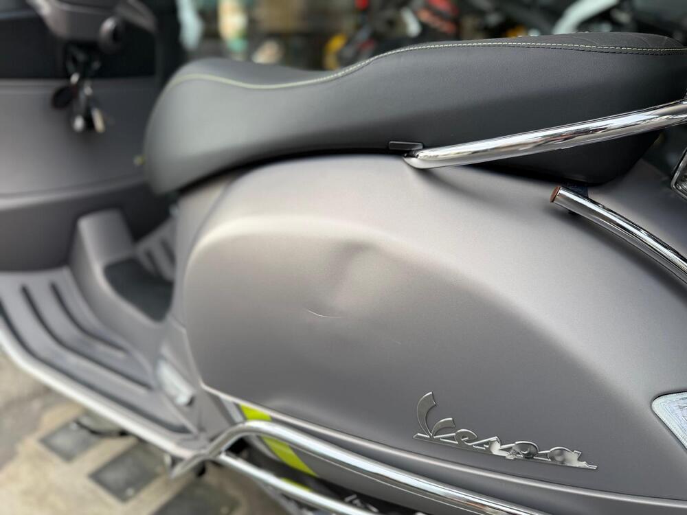 Vespa GTS 300 Super Tech (2023 - 24) (11)
