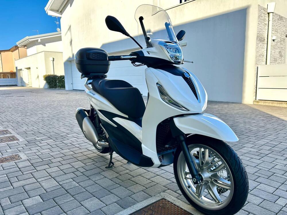 Piaggio Beverly 300 Hpe (2021)