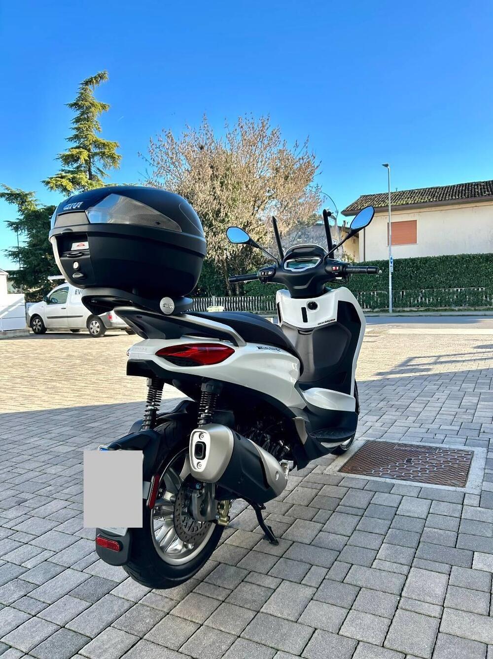 Piaggio Beverly 300 Hpe (2021) (3)