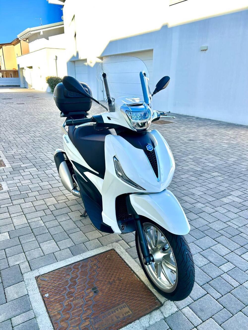 Piaggio Beverly 300 Hpe (2021) (5)