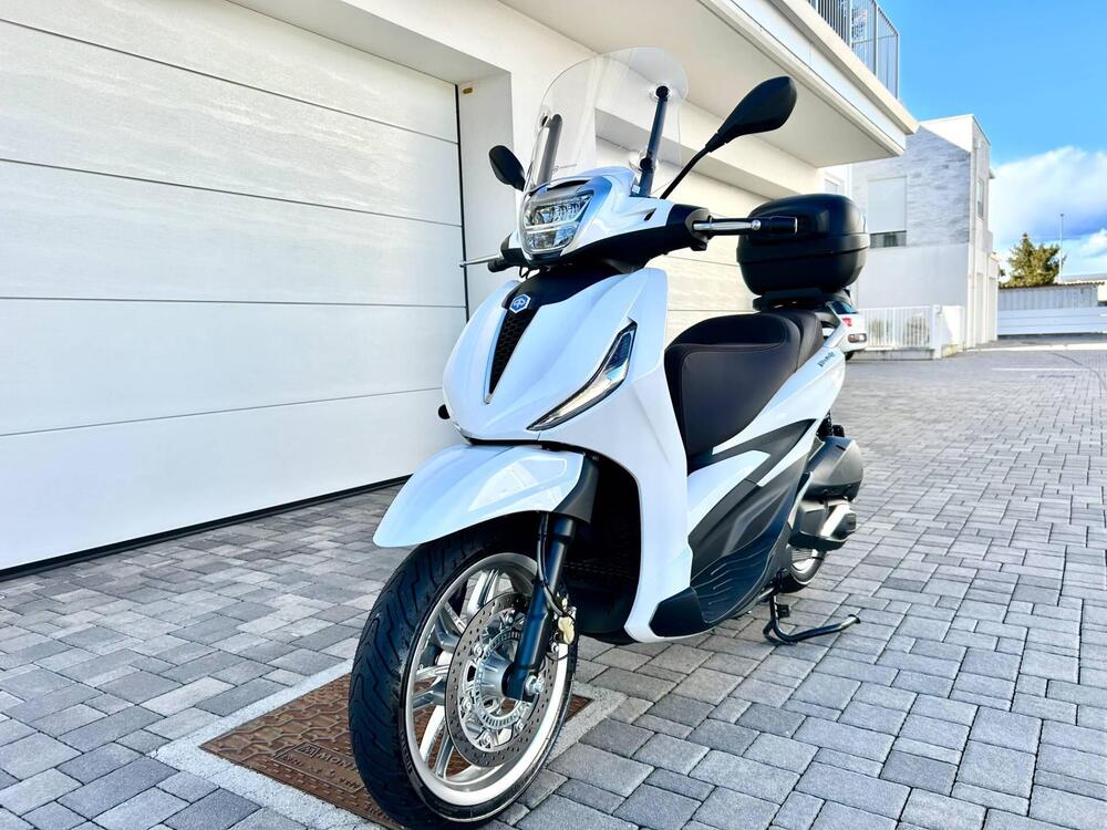 Piaggio Beverly 300 Hpe (2021) (11)