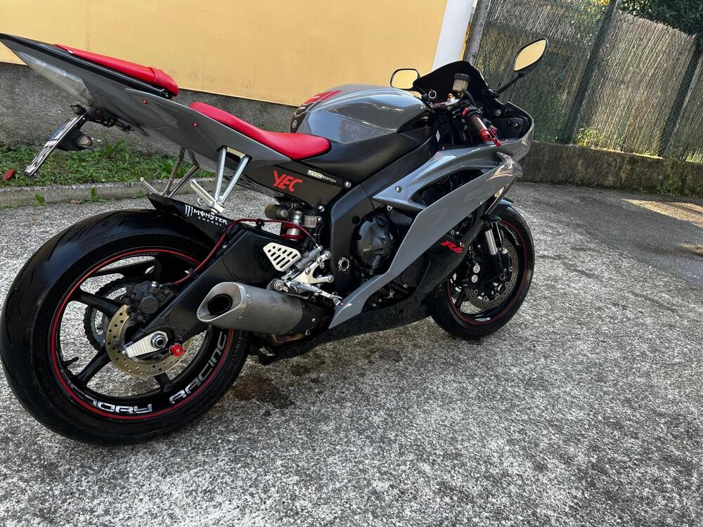 Yamaha YZF R6 (2008 - 09) (2)