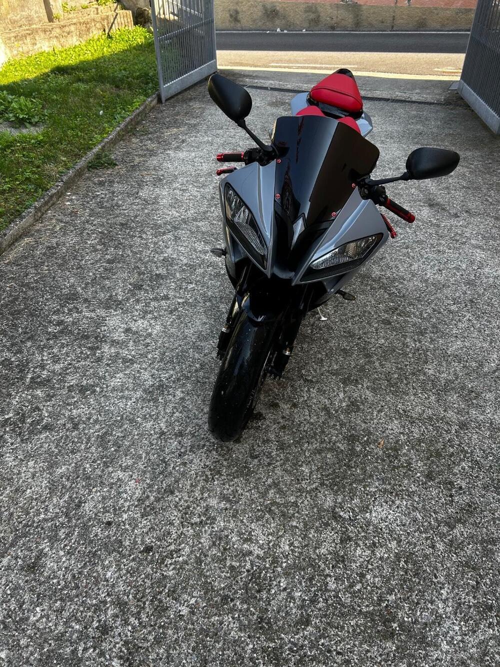 Yamaha YZF R6 (2008 - 09) (4)