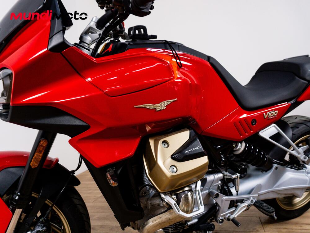 Moto Guzzi V100 Mandello (2022 - 24) (9)