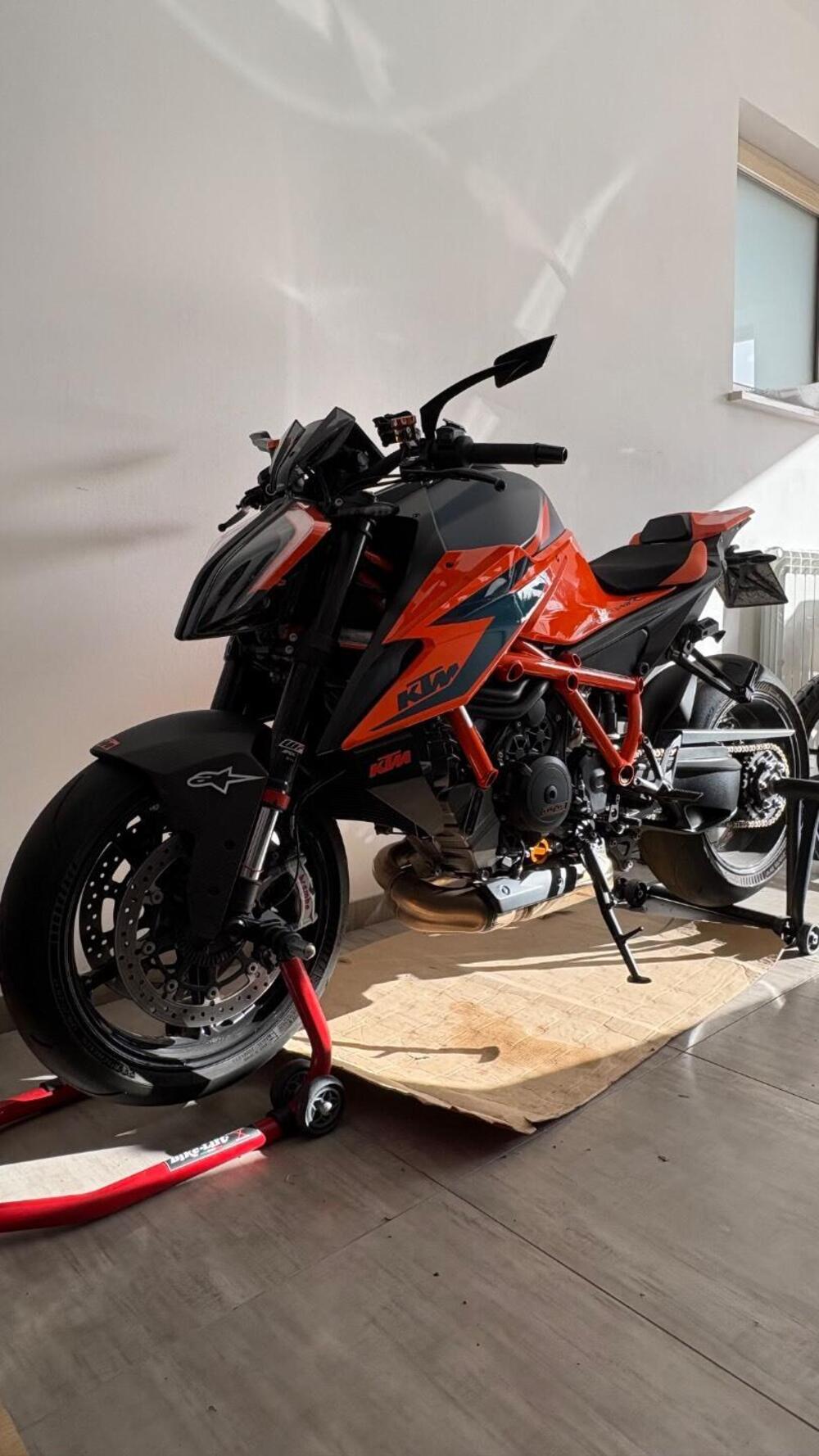 KTM 1290 Super Duke R (2021)