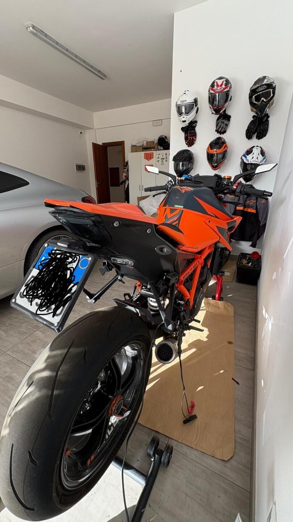 KTM 1290 Super Duke R (2021) (3)