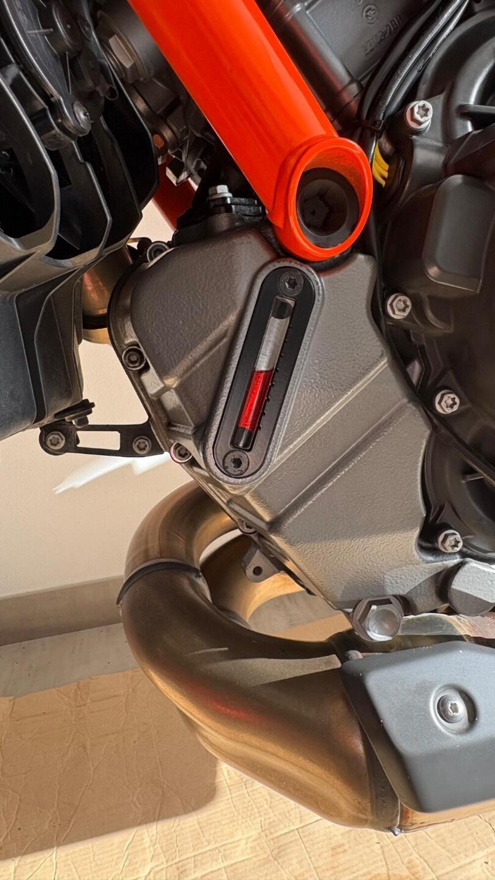 KTM 1290 Super Duke R (2021) (4)